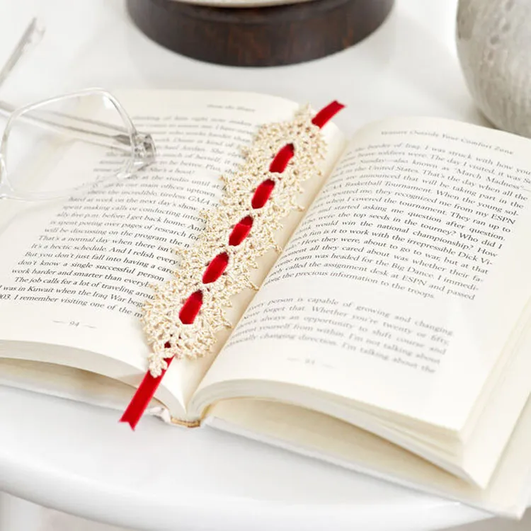 marcador de livros em croché com padrão de renda grátis