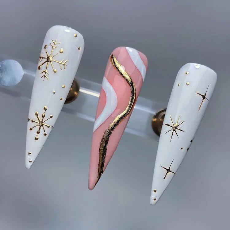 uñas de navidad blanco oro y rosa