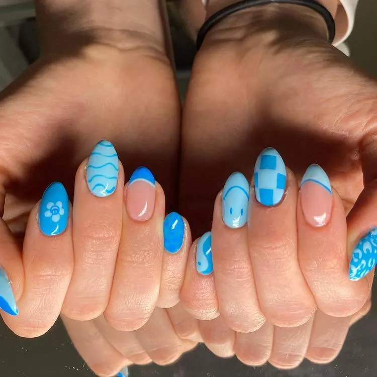 сині каракулеві нігті