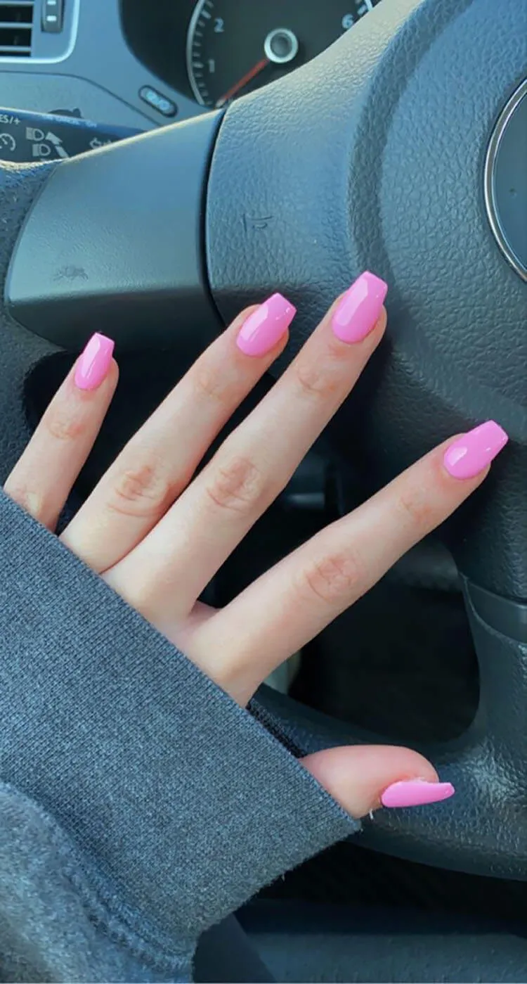 korte roze kist nagels