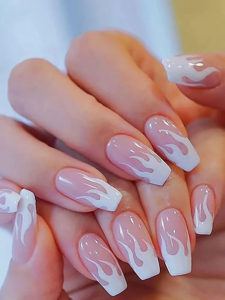 ongles flamme blanche