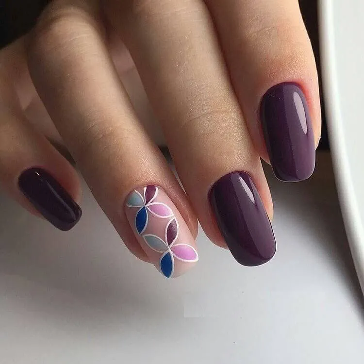 fioletowe paznokcie w kwiaty