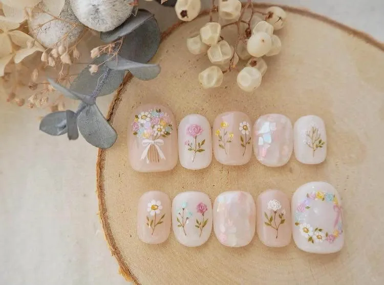 ніжні квіткові нігті