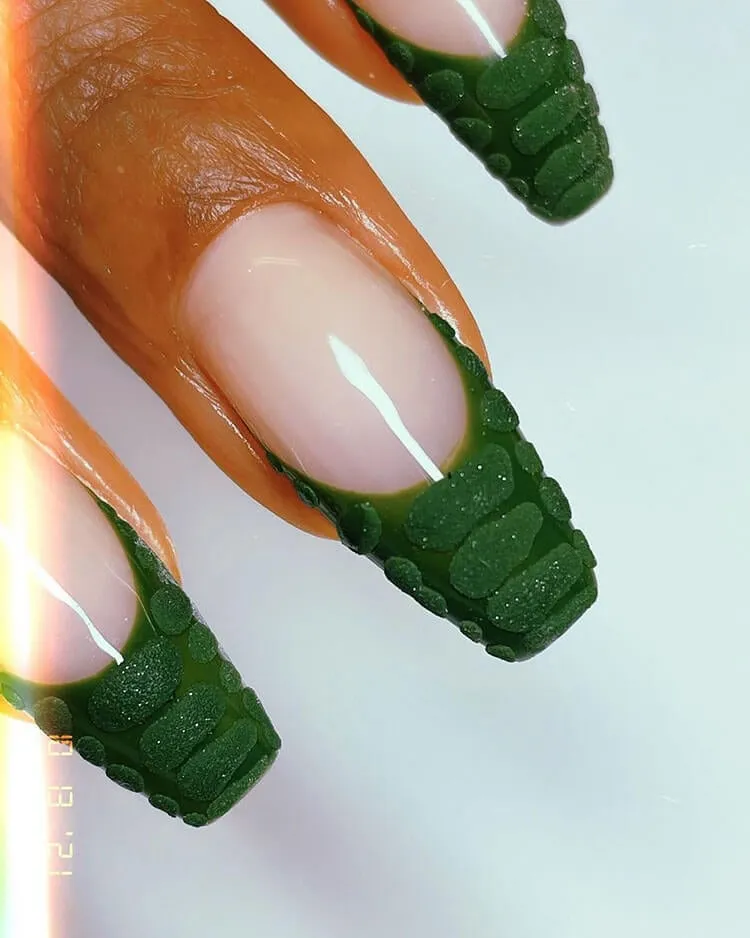 Zelené prázdninové nehty