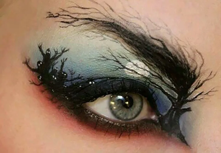 Friedhof-Augen-Makeup