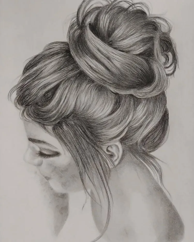 MESSY BUN